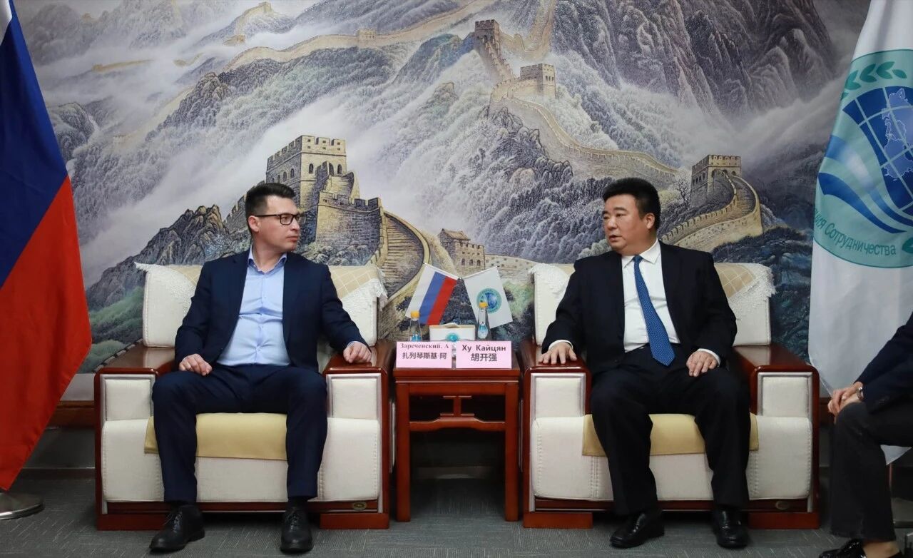 俄罗斯莫斯科航空学院国际事务主管阿列克谢·扎列琴斯基到访平台