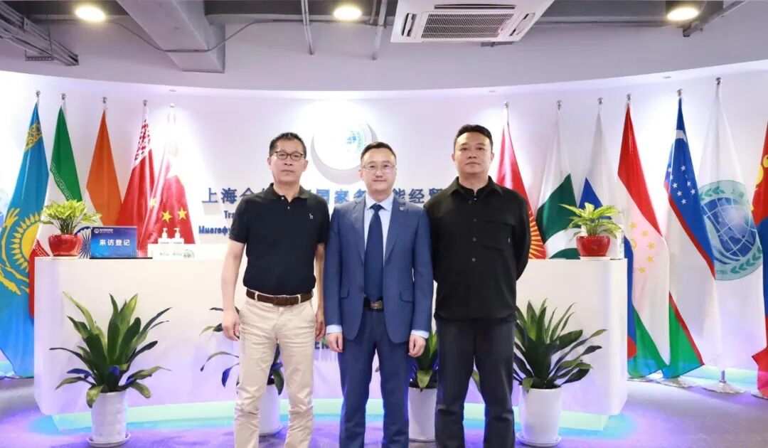 超威电源集团有限公司副董事长孟新华到访平台